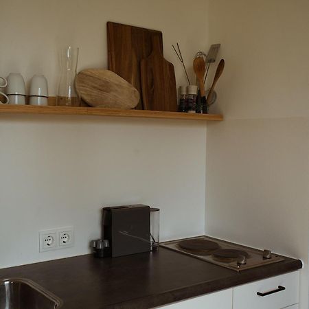 Вилла Modern Tiny House Op Rustig Watersportpark Elahuizen Экстерьер фото