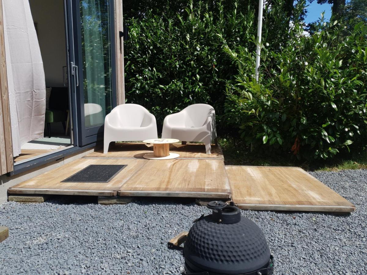 Вилла Modern Tiny House Op Rustig Watersportpark Elahuizen Экстерьер фото
