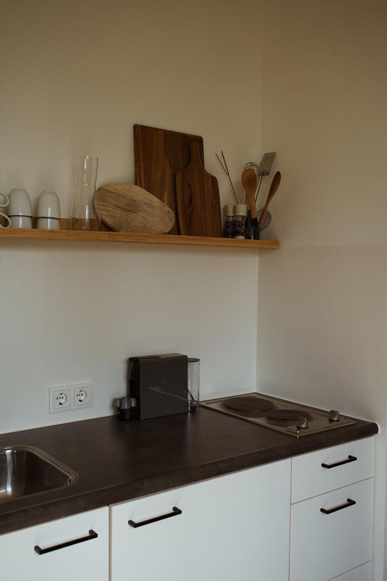 Вилла Modern Tiny House Op Rustig Watersportpark Elahuizen Экстерьер фото